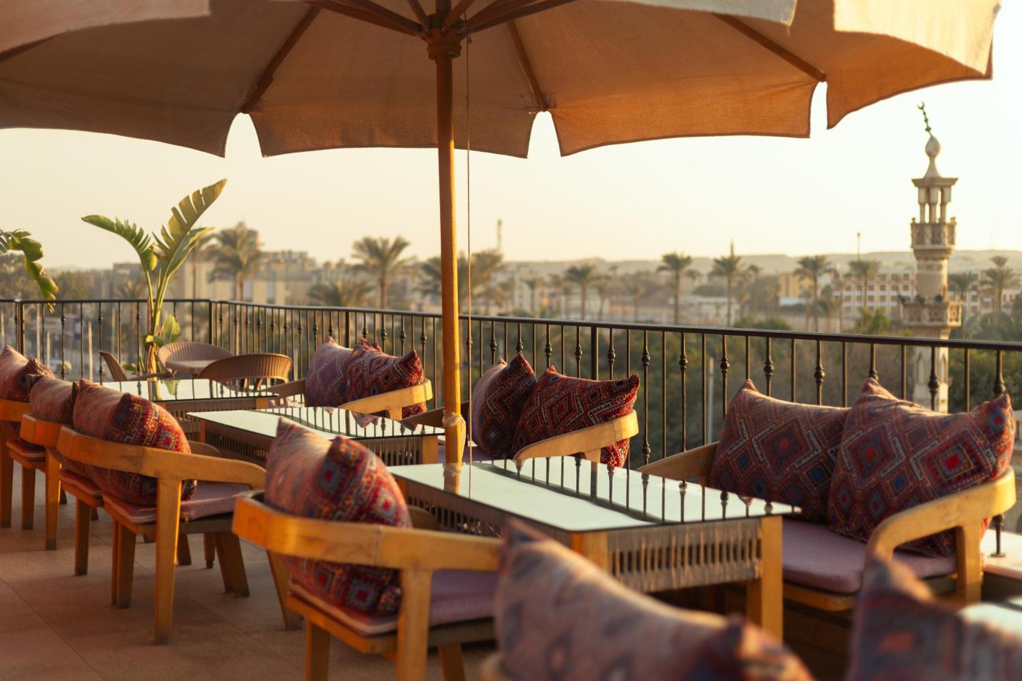 Almas Pyramids View Hotel Kafrat al Jabal Exterior photo